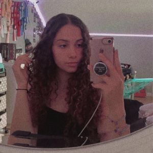 Meet your Posher, Mackenzie